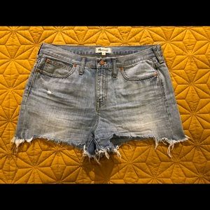 Madewell - Light wash denim cut-off shorts - Sz 30